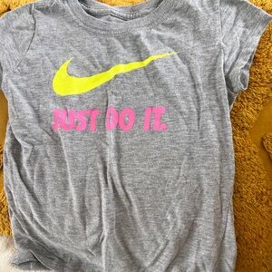 Nike Kids Gray Tee with Yellow Swoosh and Pink Text size 5